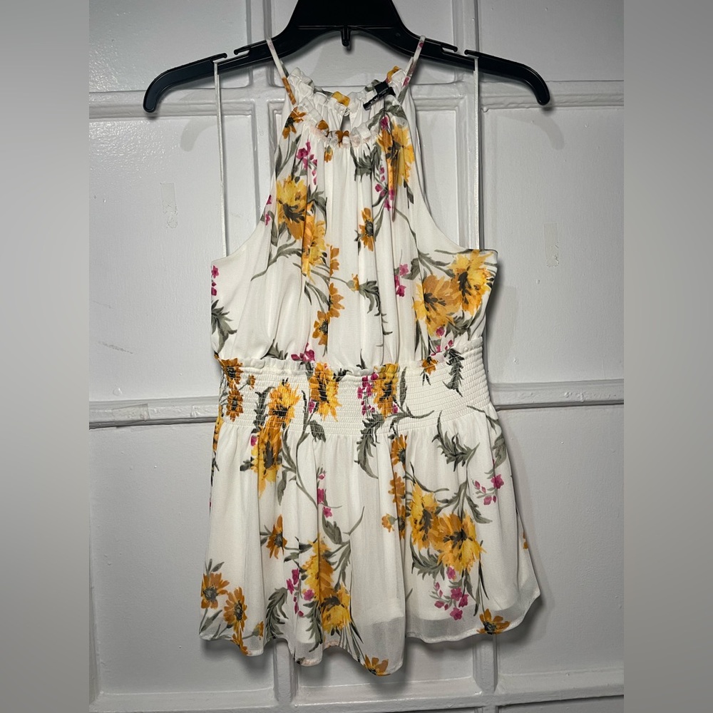 🛍️ NWT Express Floral Blouse NWT 🛍️